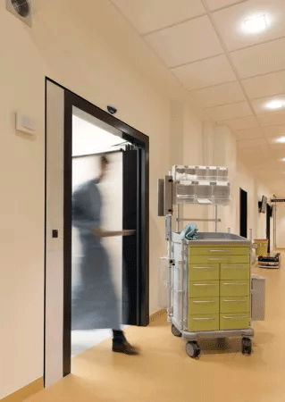 Automaattiovissa tarvitaan mekaanista sormisuojausta